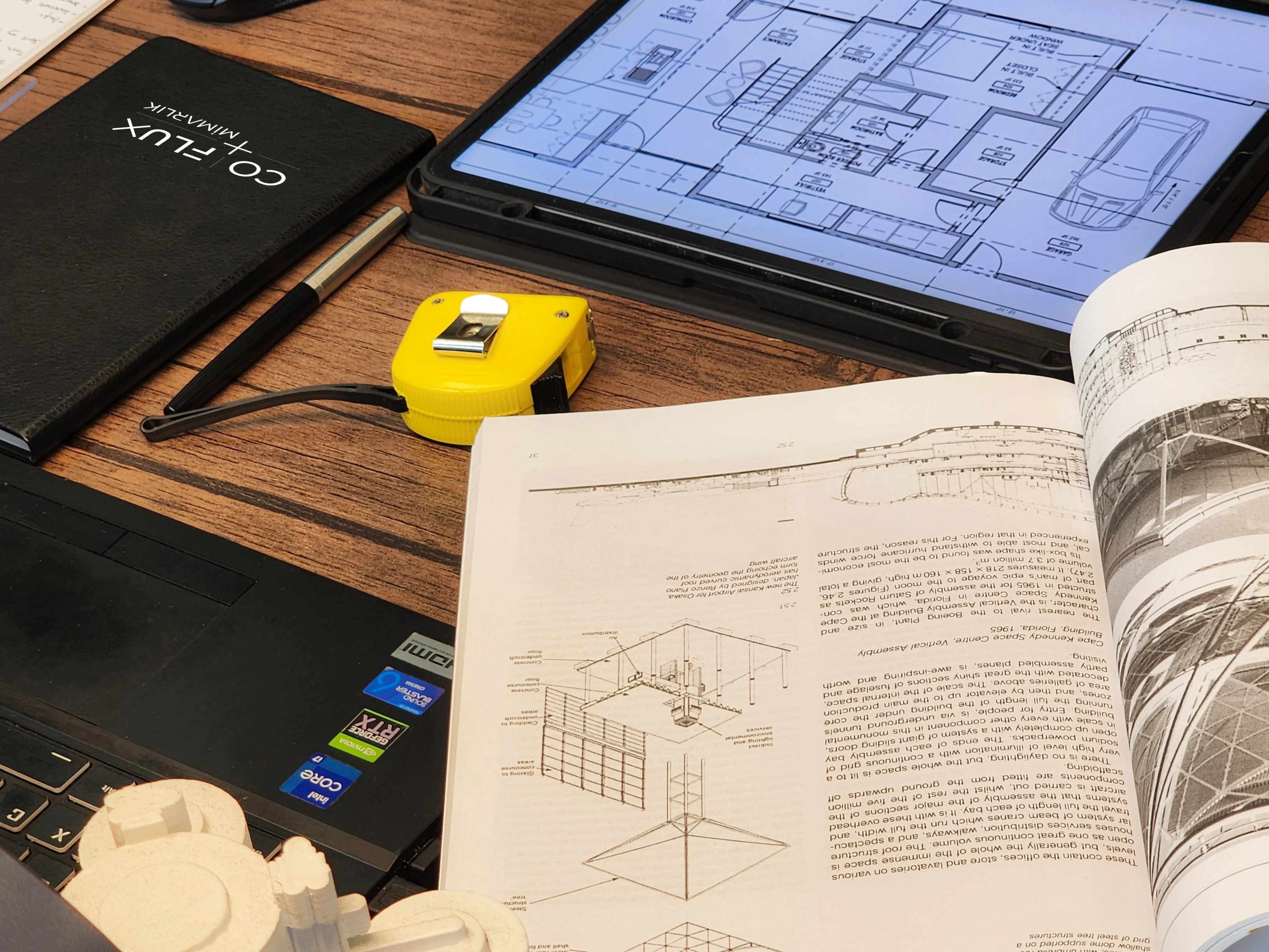 Çift ekran 3D render üzerinde işbirlikçi tasarım çalışması