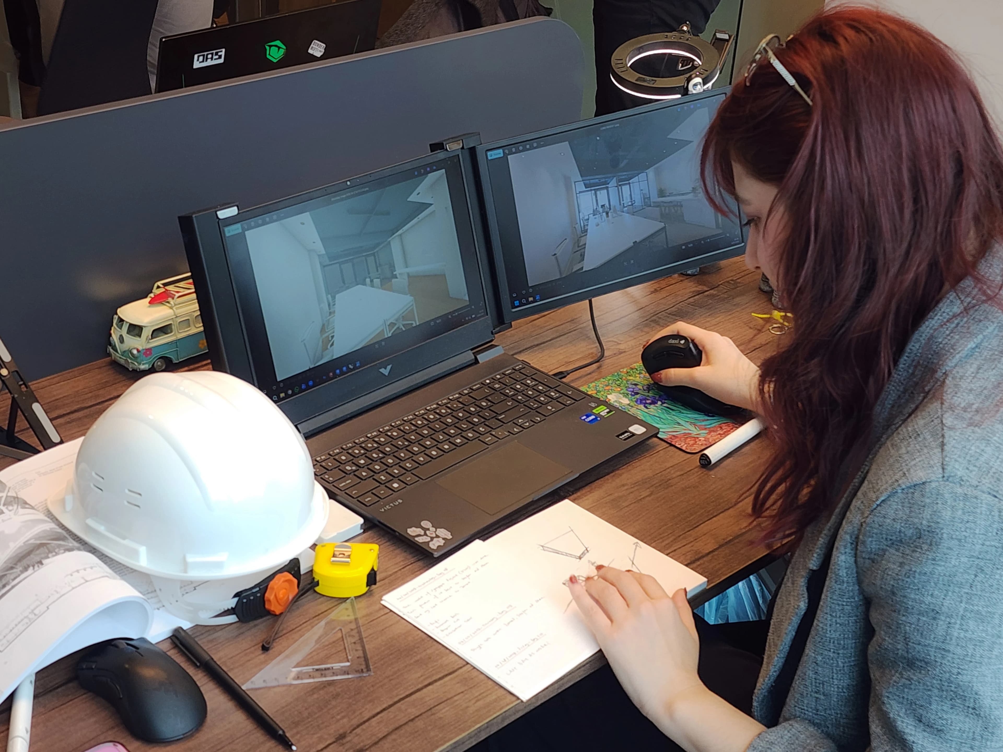CO-FLUX notebook, mimari plan, ölçü aleti ve 3D model detayı — editorial still life